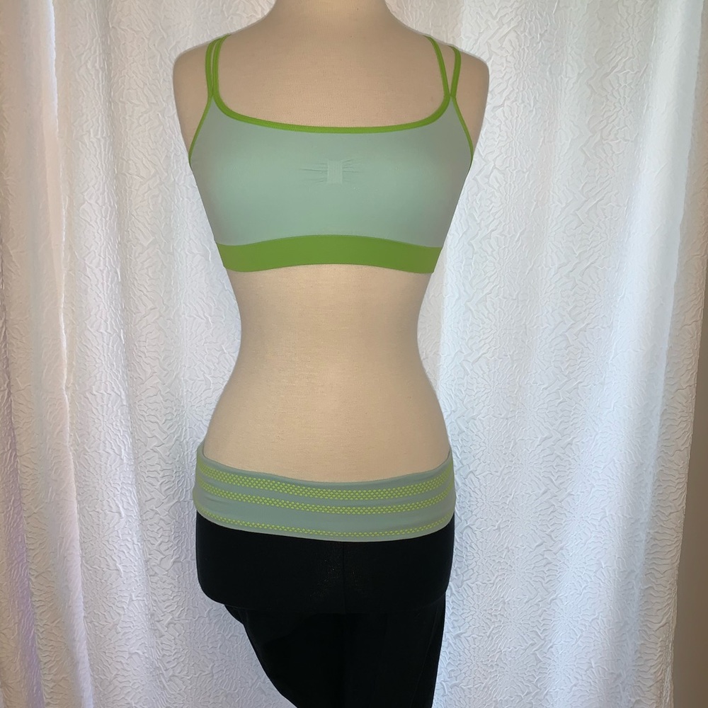 aerie Bra(1) & Capri Pants(2) 3pc Set